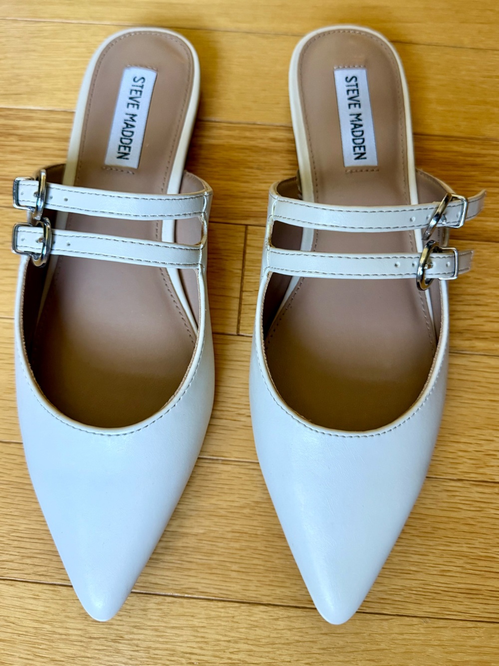 Steve Madden Ivory Flats with Double Straps Size 8